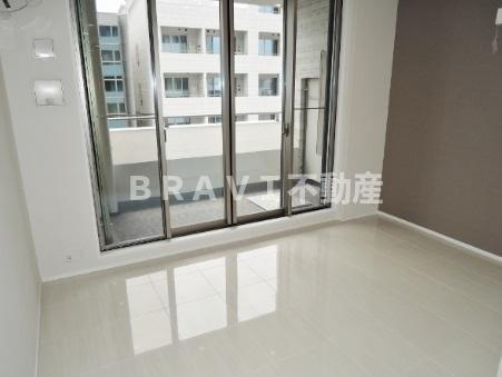 ガリレイ新町　BRAVI不動産の洋室|【ガリレイ新町】明るい洋室です