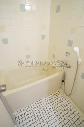 プリヴェール中山の浴室
