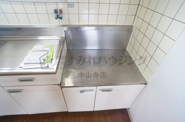 プリヴェール中山のキッチン