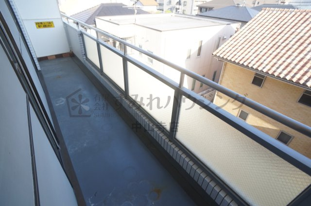 プリヴェール中山の居間・リビング