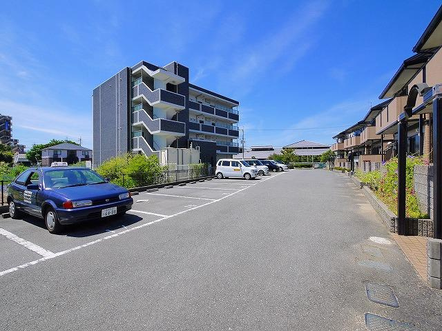 ハイム櫟　Ｂ棟の駐車場|駐車場完備です