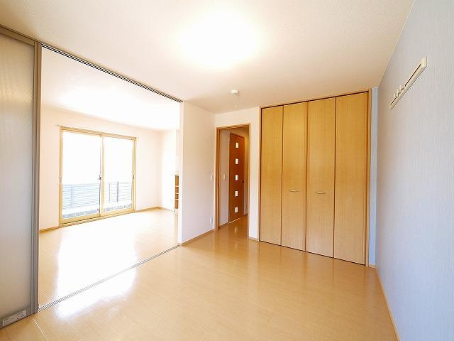 カクタス　フローラB棟の洋室|広々とした洋室です