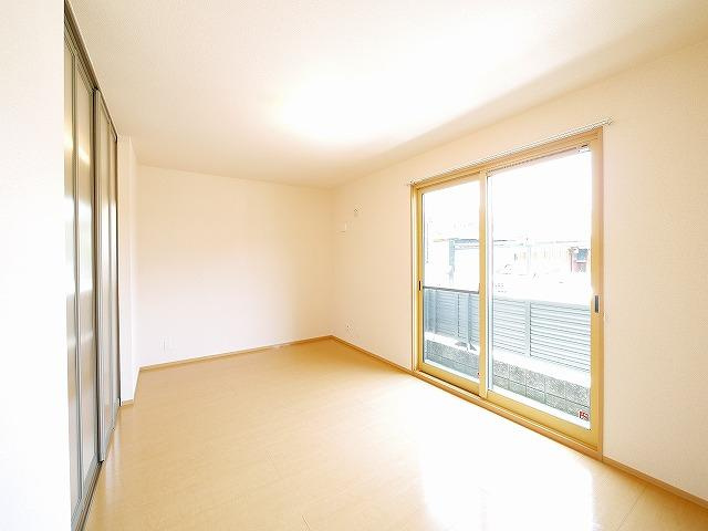 カクタス　フローラB棟の居間・リビング|ゆったりとしたリビングです