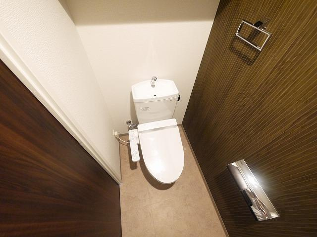 幸court　nara　sanjoのトイレ|落ち着いた色調のトイレです