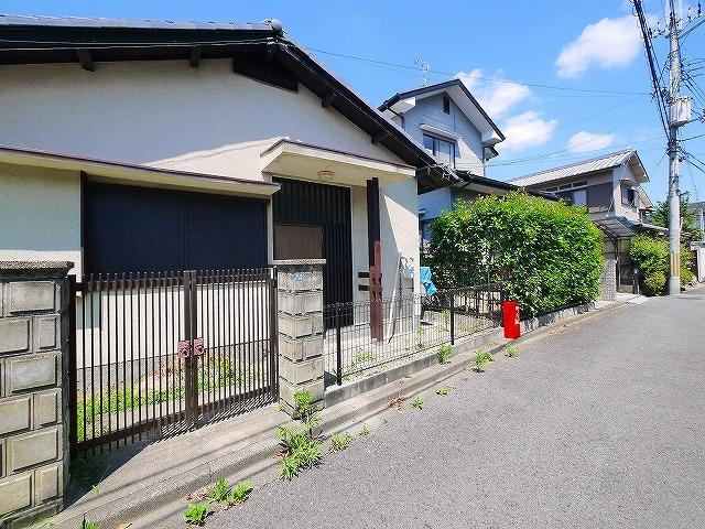 六条平屋のエントランス
