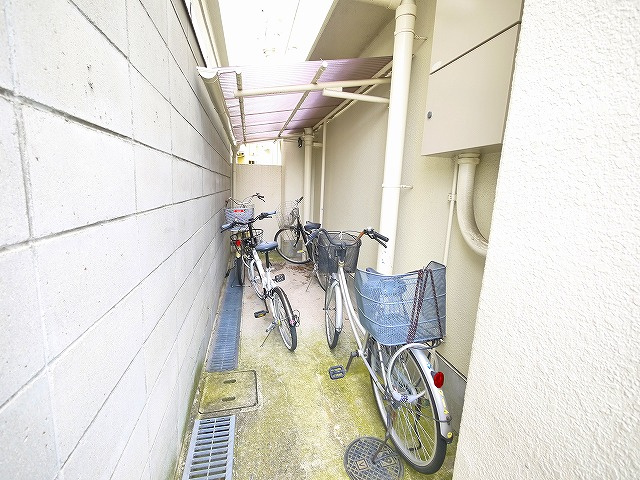 メゾン三条のその他共用部分|駐輪場