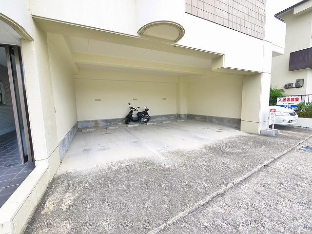 メゾン三条のその他共用部分|キレイな共有スペース。