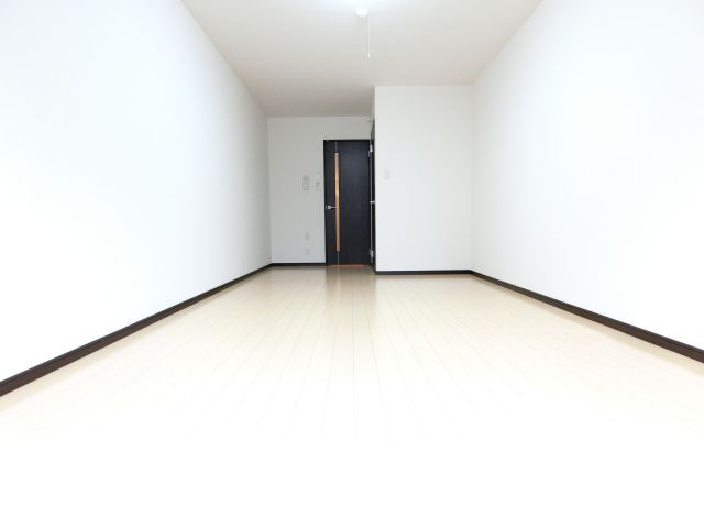 エステ・ラグーナ八番館の居間・リビング