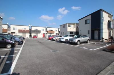 【駐車場】 | グリーンガーデン | 駐車場２台込み！