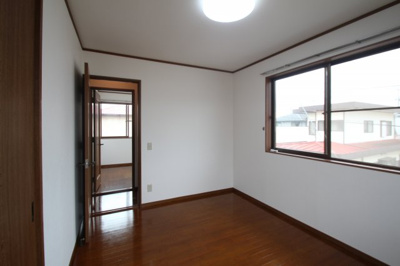 【子供部屋】 | 柏崎貸家 | ２F北側の洋室です