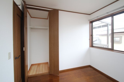 【子供部屋】 | 柏崎貸家 | ２F南西洋室です