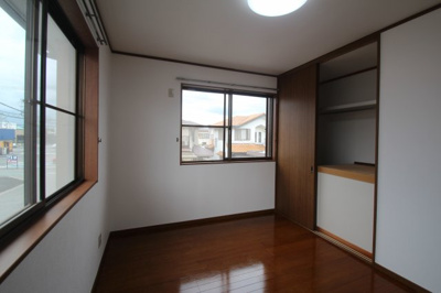 【収納】 | 柏崎貸家 | ２F北側の洋室にある収納