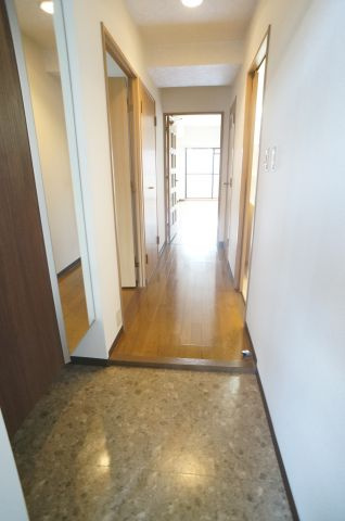 メルベーユ宝塚の玄関