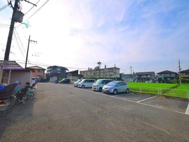 クレールコートＢの駐車場|車をお持ちの方に嬉しい駐車場付きの物件です