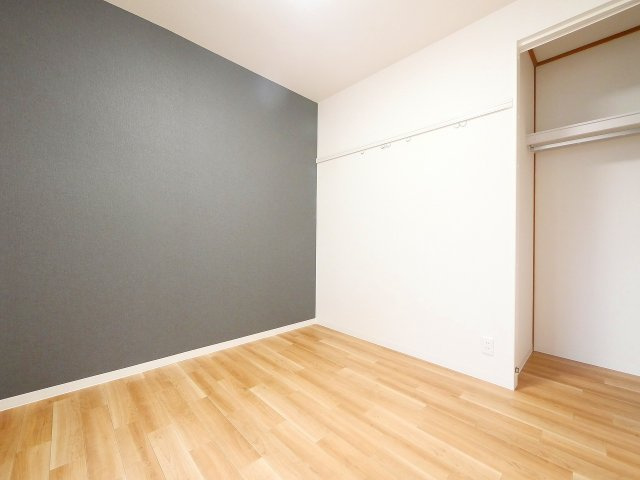 クレールコートＢの洋室|広々とした洋室です