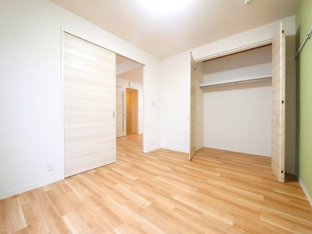 クレールコートＢの洋室|広々とした洋室です