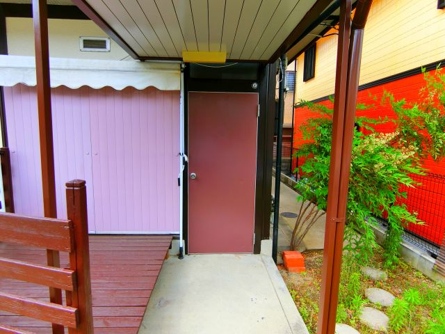 東茱萸木テラスハウスのエントランス