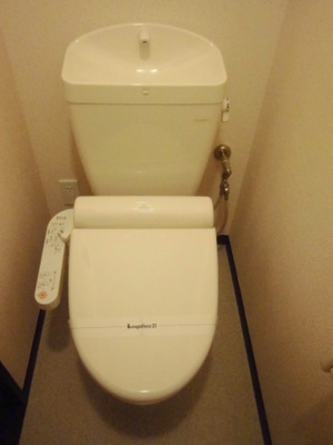 【トイレ】 | インフィールドⅡ | バストイレ別。温水洗浄便座付き