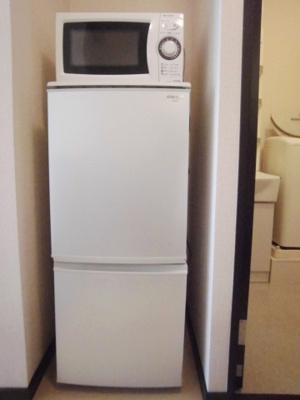 【キッチン】 | インフィールドⅡ | 冷蔵庫、電子レンジ付き