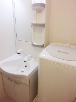 【洗面所】 | インフィールドⅡ | 独立洗面台、全自動洗濯機付き