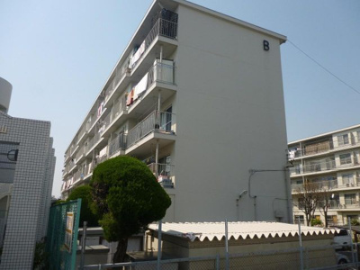 【外観】 | 菱興中山マンションＢ棟 | 1階住居の為足音等階下の心配はございません！