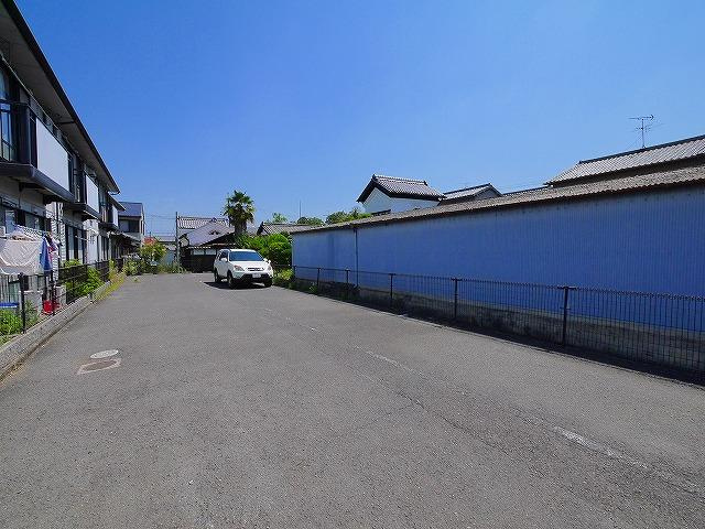 メゾンアヴァンセの駐車場