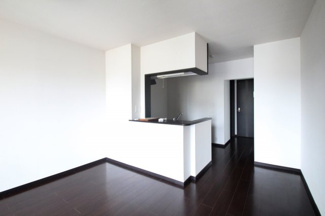 【居間・リビング】 | リバレイン | 居間です