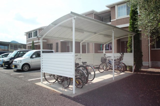 【その他共用部分】 | リバレイン | 駐輪場です