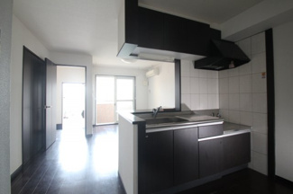 【キッチン】 | リバレイン | カウンターキッチンです