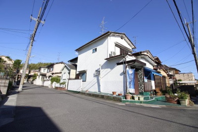 【前面道路含む現地写真】 | 城陽市寺田市ノ久保　中古戸建 | 【北側の前道】幅員6メートル　接道9.2メートル