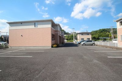 【駐車場】 | リバーサイドヴィラ