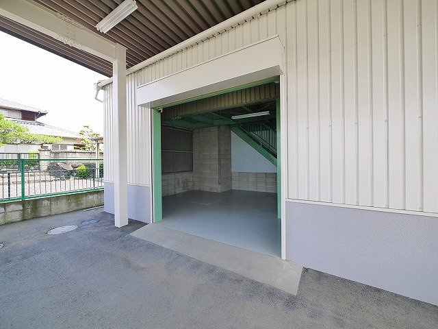 六条町倉庫のエントランス