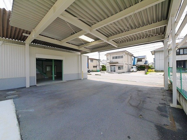 六条町倉庫の外観