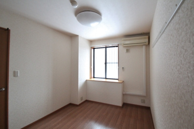 【寝室】 | エスポアールSⅡ | ゆとりの広さです