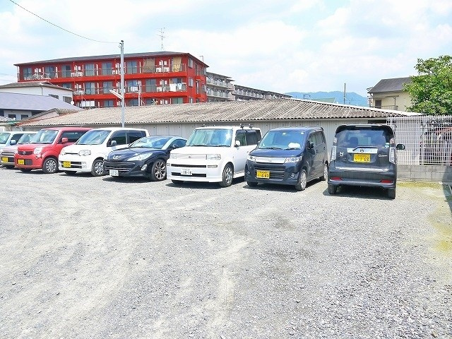 おかもとモータープールの駐車場