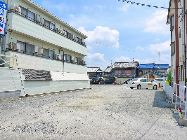 おかもとモータープールの駐車場