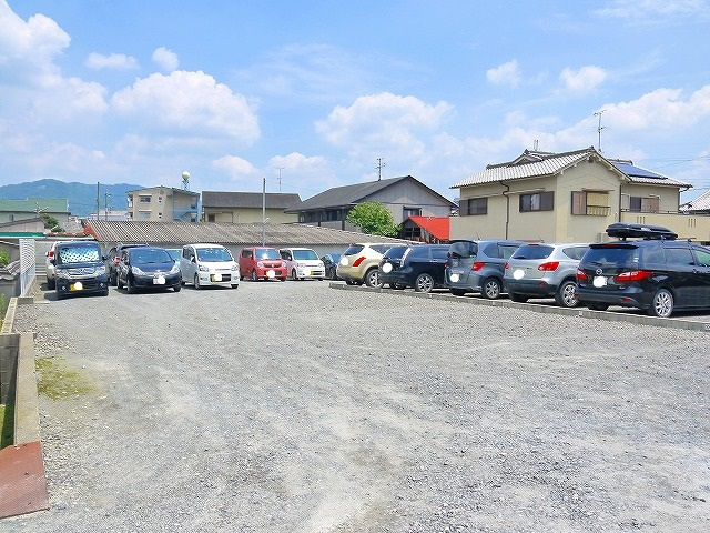 おかもとモータープールの駐車場