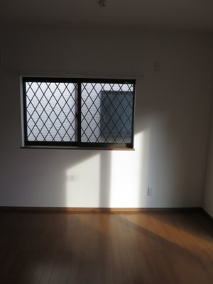 【洋室】 | 若葉町1丁目一戸建て | コンパクトで使いやすい洋室です