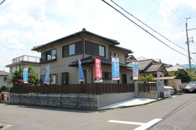 【外観】 | 大津市仰木の里1丁目20-17　戸建て | 建物外観、角地の状況を確認頂けます