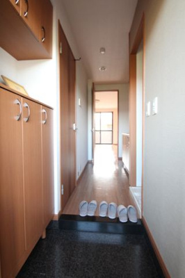 【玄関】 | エスポアールSⅠ | 収納もある玄関です