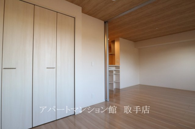 クレストヴィラⅡの居間・リビング
