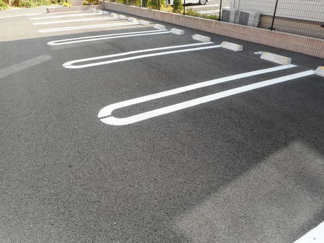 グレイスの駐車場