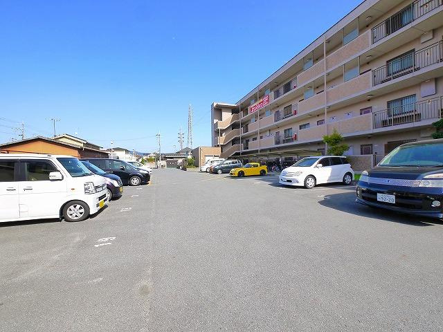 サンビレッジNARAの駐車場|駐車場があります