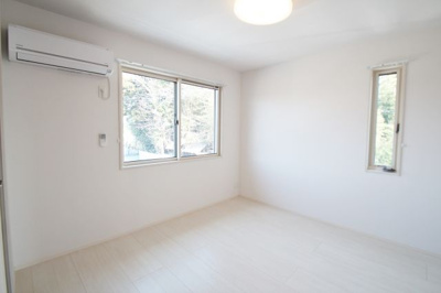 【洋室】 | ミルクロス | 北側洋室