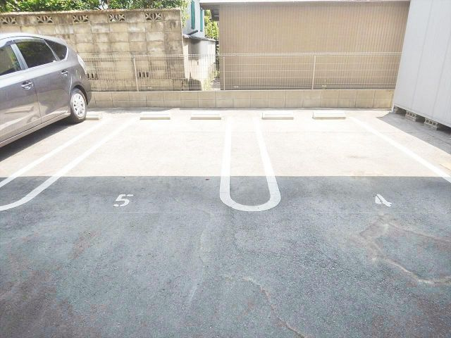 レージュサンパティックの駐車場|レージュサンパティック