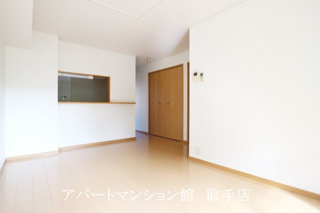 ヴィラブリーゼBの居間・リビング