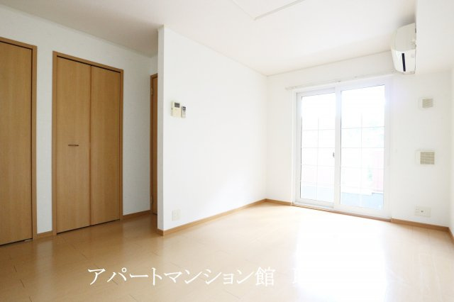 ヴィラブリーゼBの居間・リビング