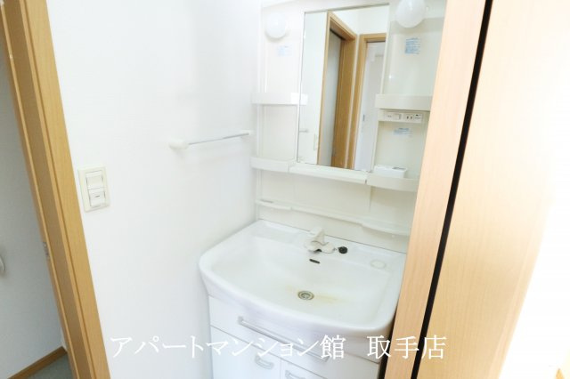 ヴィラブリーゼBの独立洗面台