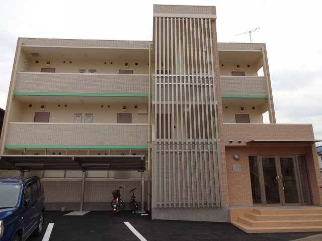 ラシュール白金の外観