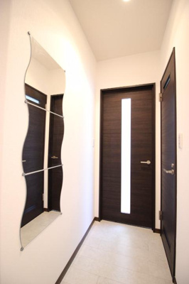 【その他】 | ライフスクエア手代木 | お出かけ前にチェックできるミラーついてます